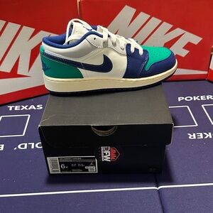 Nike Air Jordan 1 Low SE in Blue and Green